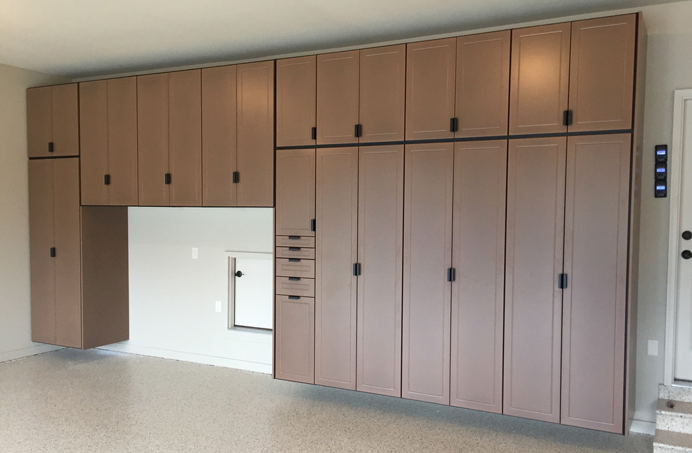 Rick & Sue in Raymore, MO Traditional Garage Kansas City by