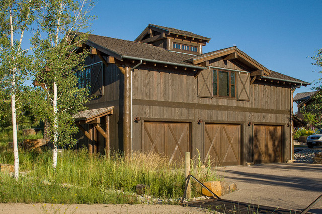 Rocky Mountain Homes- Mountain Timberframe - Rustikal - Garage