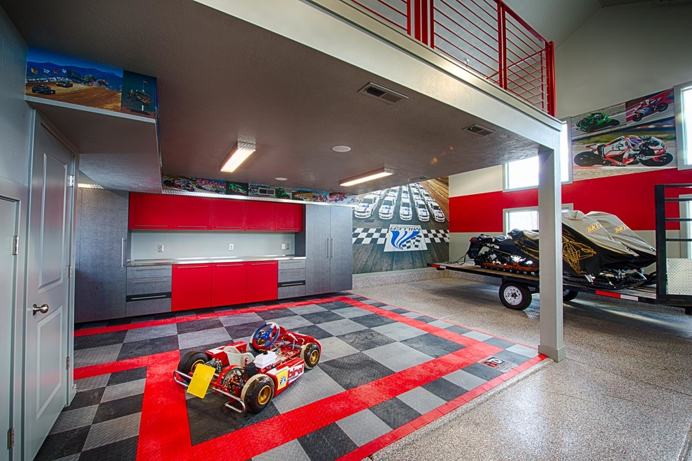 Inspiration för mycket stora klassiska fristående fyrbils garager och förråd