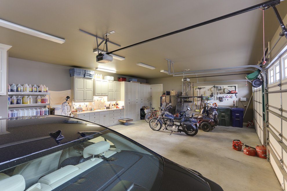 Showroom Garage Little Rock by ElmsClowers Construction, Inc