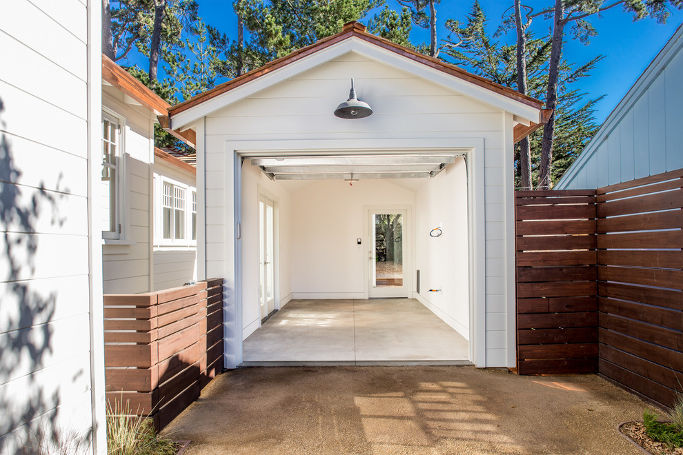This is an example of a modern detached single garage workshop in San Francisco.