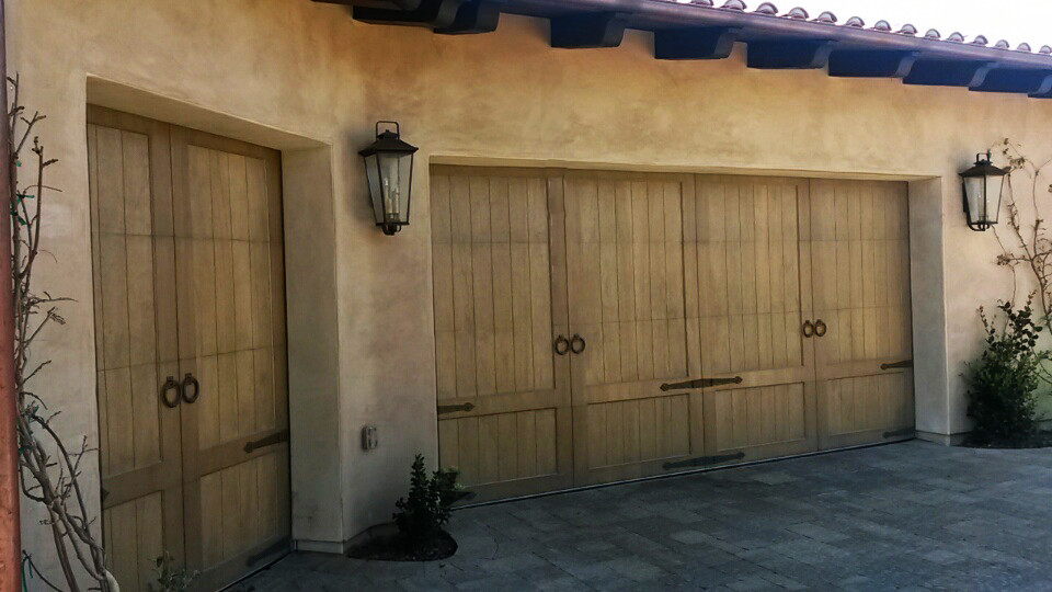 Traditional garage in San Diego.