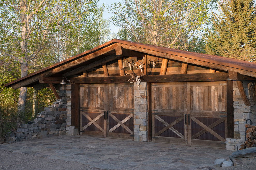Rustic detached double garage in Other.