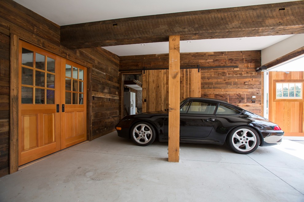 Foto de garaje independiente y estudio tradicional renovado grande para dos coches