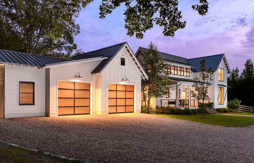 Idées déco pour un garage pour deux voitures séparé campagne de taille moyenne.