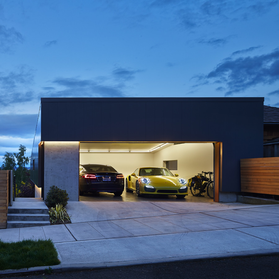 Ispirazione per un piccolo garage per due auto indipendente moderno