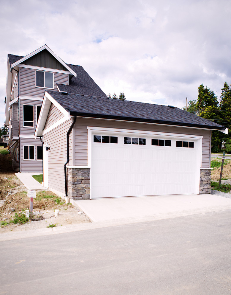 Traditional Inner City Traditional Garage Vancouver by Lacey