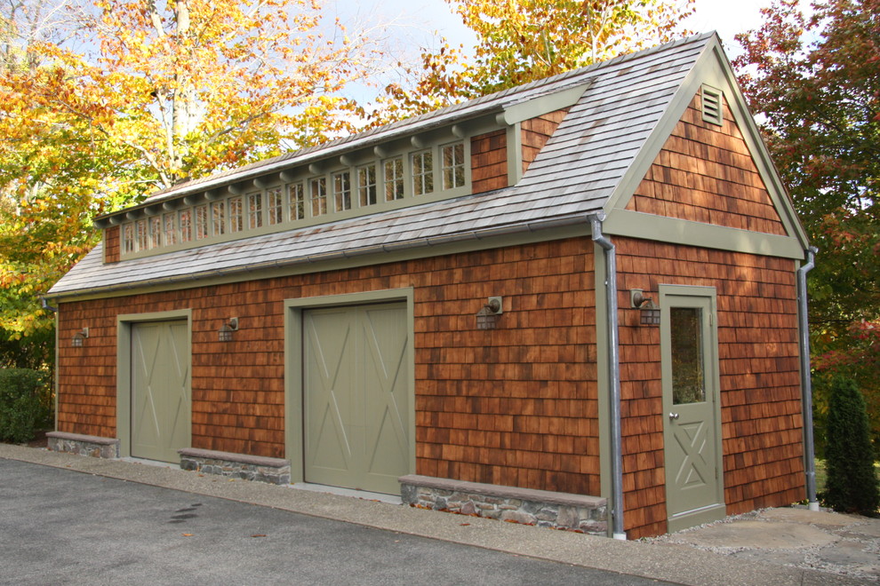 Idée de décoration pour un garage séparé craftsman de taille moyenne.