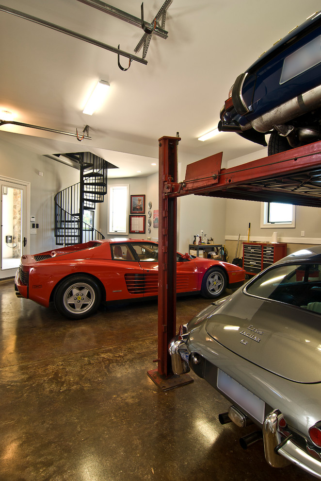Klassisk inredning av en garage och förråd