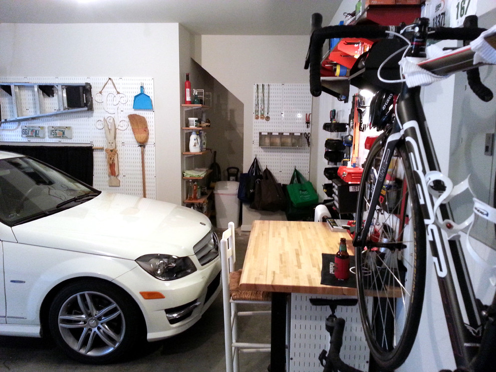 Modern inredning av en garage och förråd