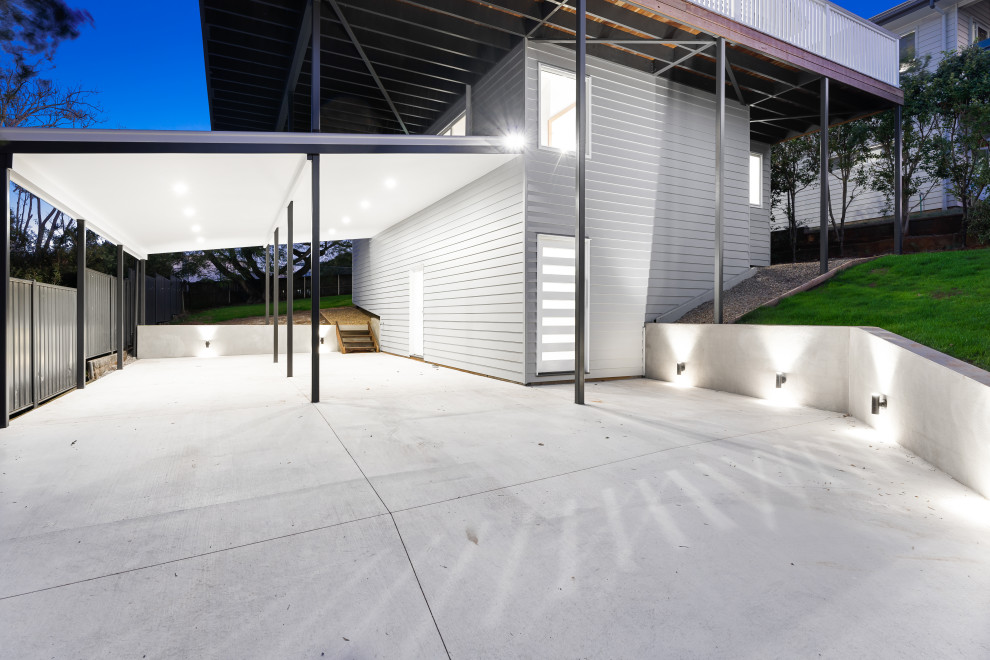 Inspiration for a world-inspired garage in Brisbane.