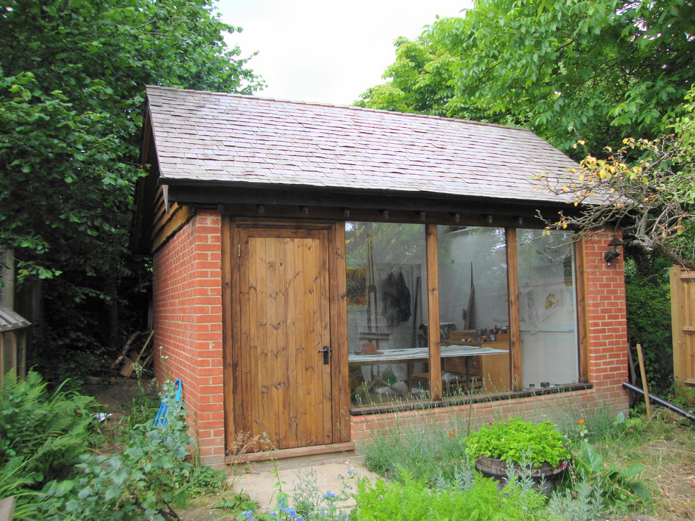 Photo of a rustic garden shed and building in Berkshire.