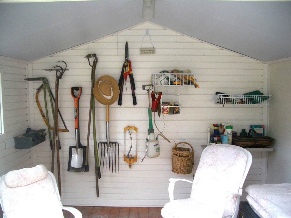 Photo of a modern garden shed and building in Buckinghamshire.