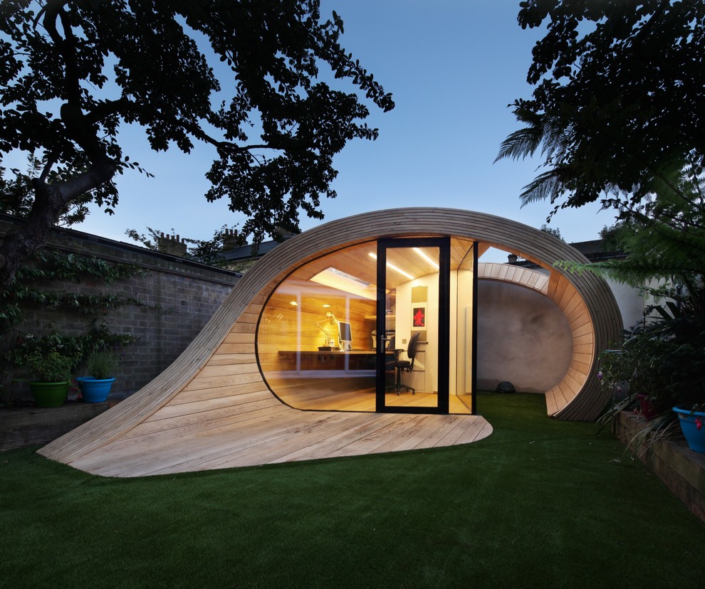 Shed - small contemporary shed idea in London