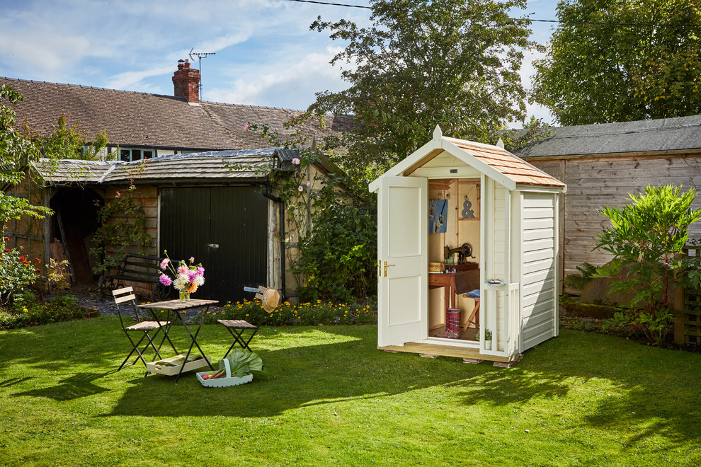 Freistehendes, Kleines Klassisches Gartenhaus als Arbeitsplatz, Studio oder Werkraum in West Midlands
