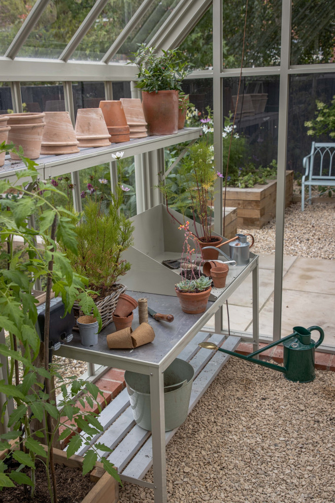 Idéer för att renovera en vintage garage och förråd, med växthus