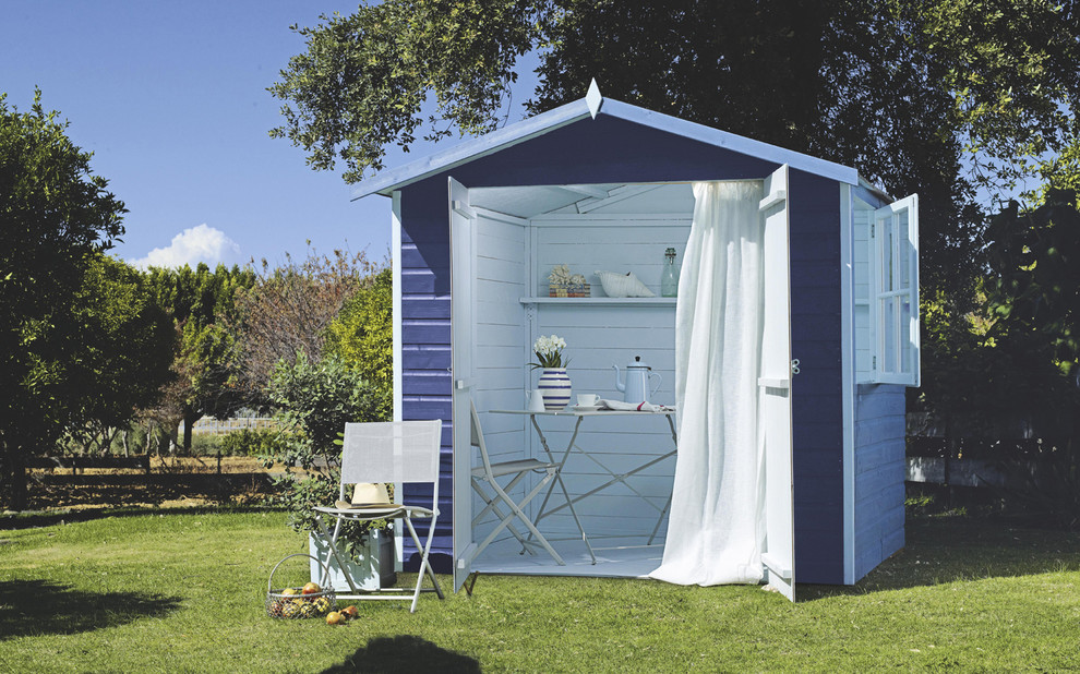 Photo of a contemporary garden shed and building in Hampshire.