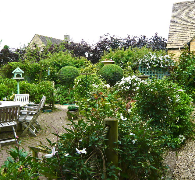 a cotswold garden in stow on the wold traditional garden oxfordshire by joanne alderson design houzz uk
