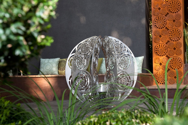 Backyard Garden Sculptures (metal art) - Contemporary - Garden