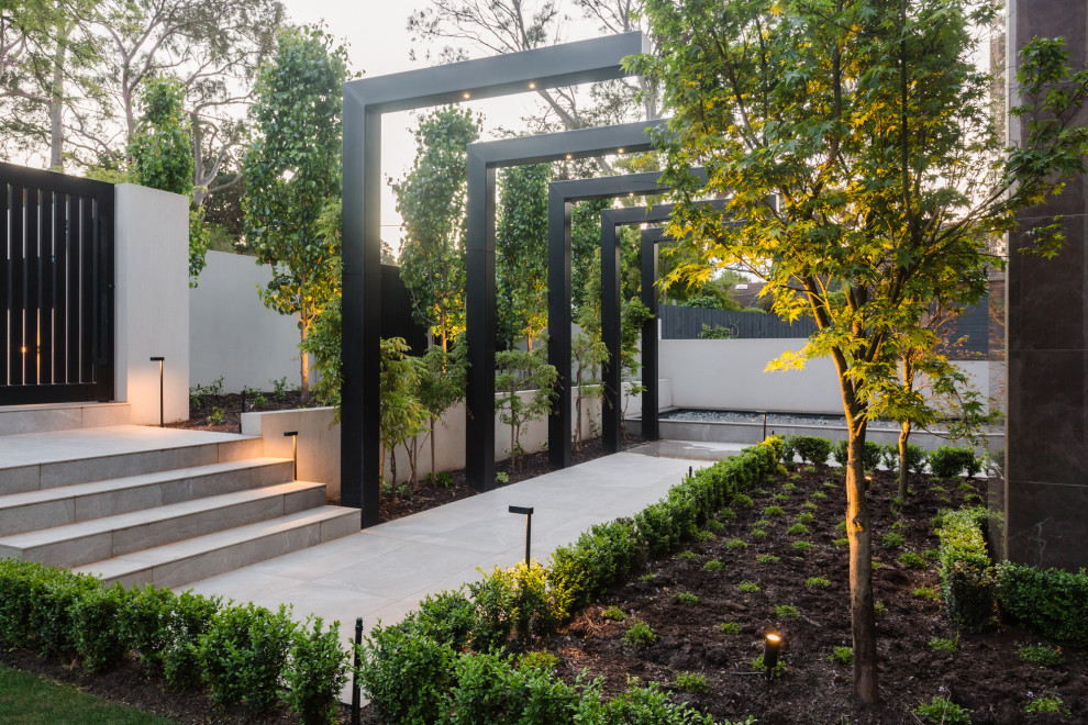 Contemporary garden in Melbourne.