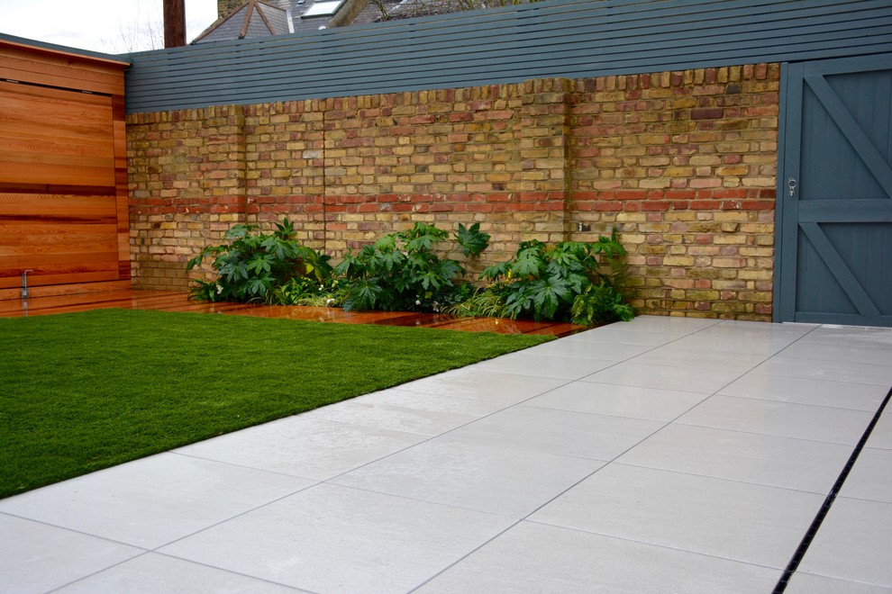 Design ideas for a medium sized contemporary garden in London.