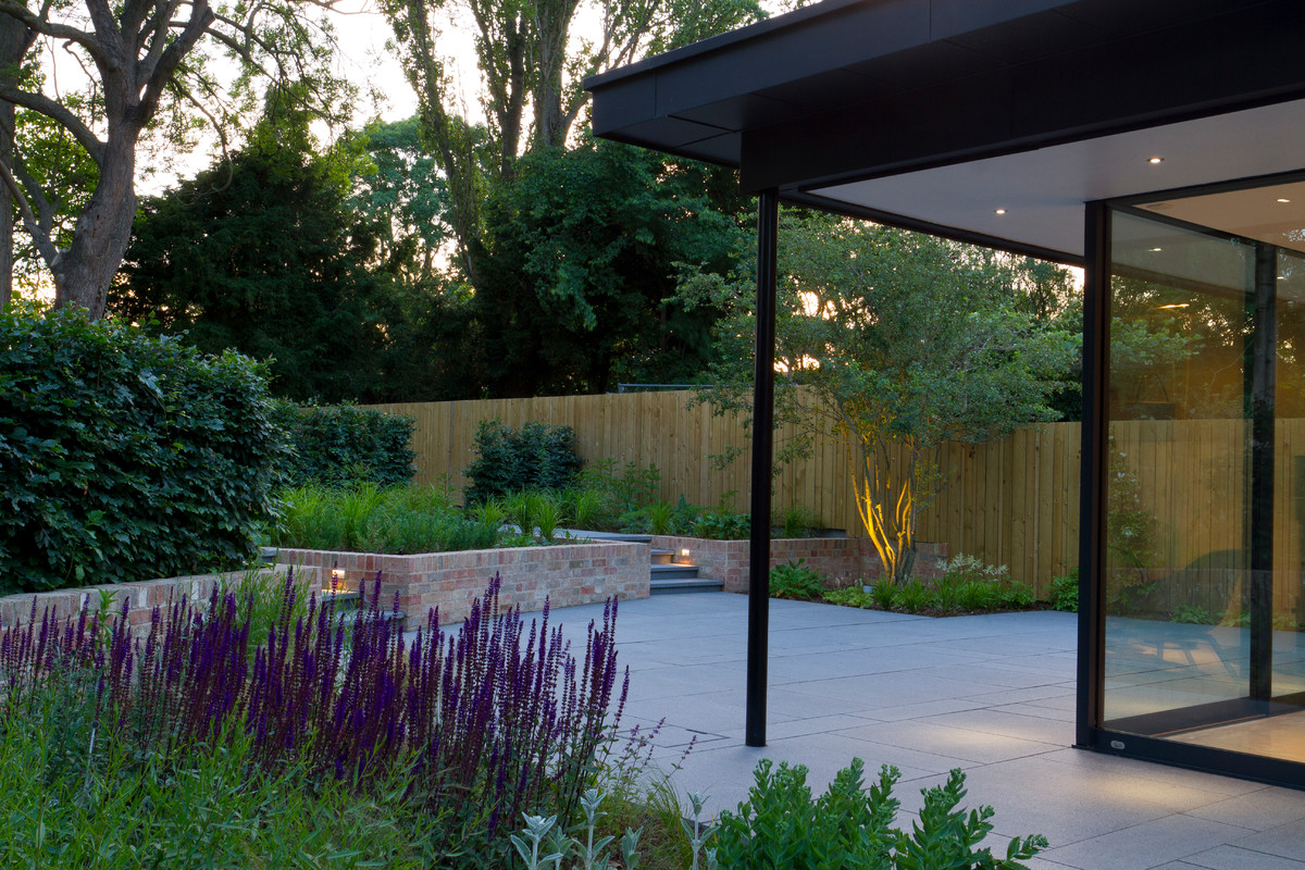 Inspiration for a medium sized contemporary garden in Cambridgeshire.