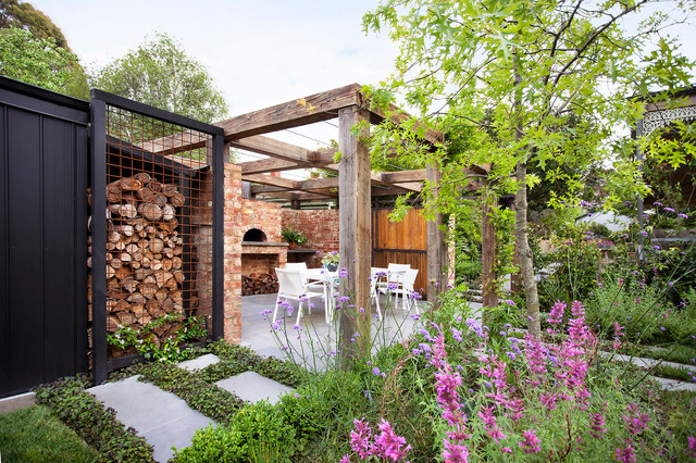 Outdoor Dining Basket: An Organized Approach To The Outdoor Dining