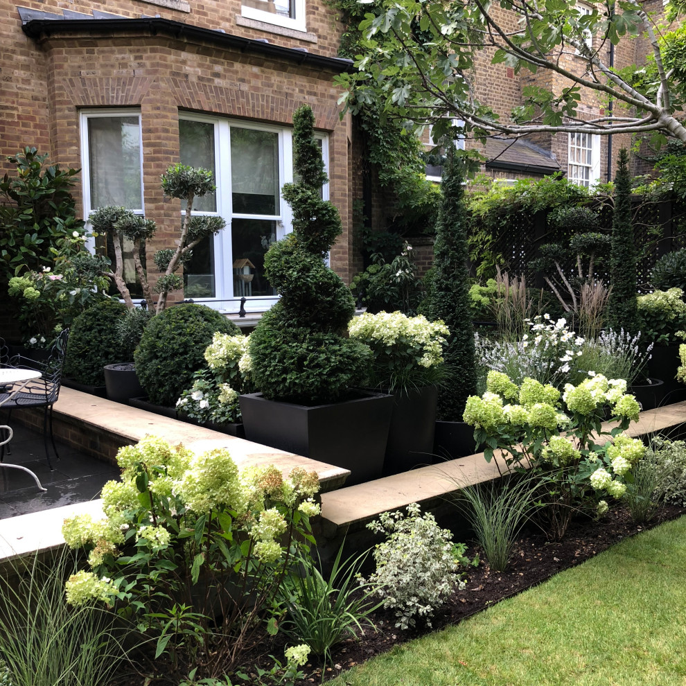 Design ideas for a contemporary formal garden in London.