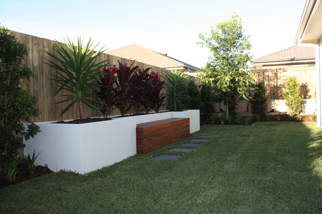 Clarendon Display homes, Clive Road, Birkdale,Brisbane,Qld - Contemporary -  Landscape - Brisbane - by Mox Design & Construction | Houzz
