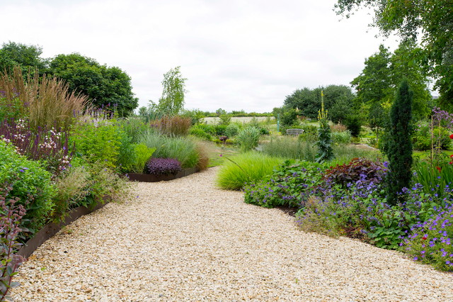 Complete Garden Makeover, Wallingford, Oxfordshire. Gravel paths with