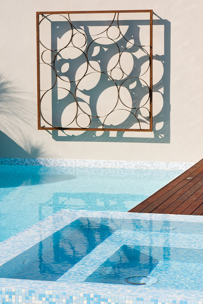 Immagine di una piscina design