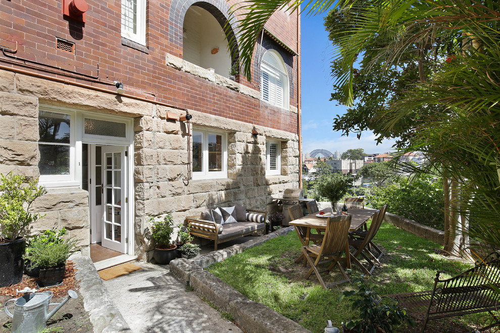 Geometrischer, Mittelgroßer Klassischer Garten hinter dem Haus mit direkter Sonneneinstrahlung in Sydney