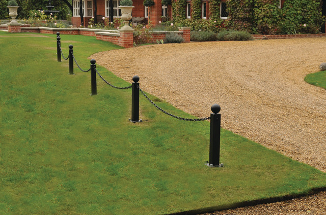Driveway Chain Link Fencing ARC-220 - Traditional - Garden - Other - by  Harrod Horticultural | Houzz UK