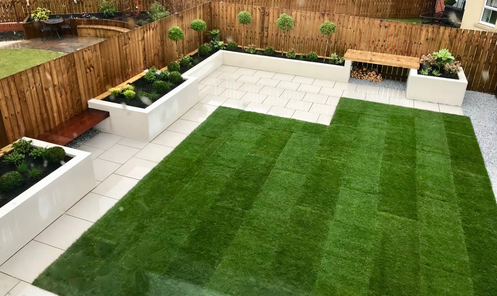 elmfield gardens Modern / Contemporary Family Garden Contemporary