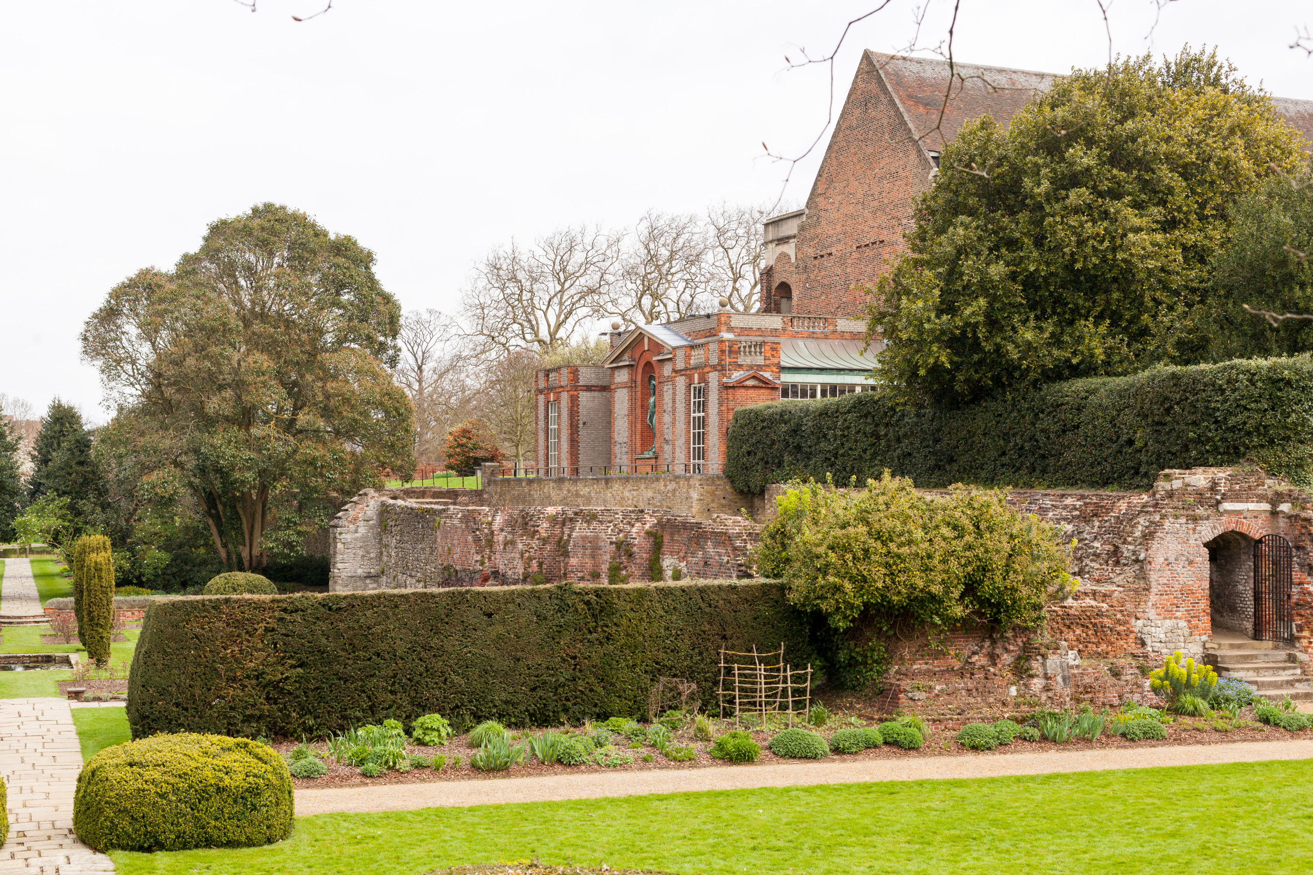 Garden Tour A Rich History Is Revived At Eltham Palace Houzz Uk