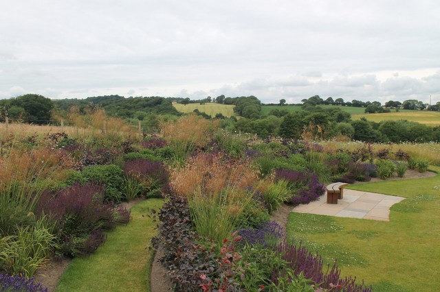 Feng Shui Garden Landhausstil Patio Sonstige Von Bestall Co Landscape Design Houzz