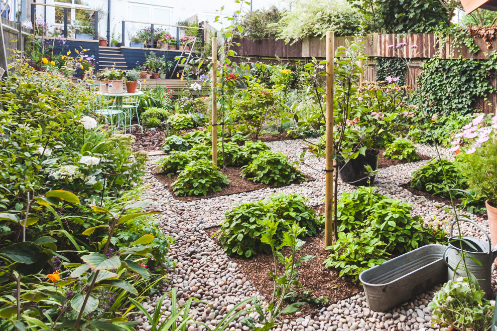 Finchley terraced garden Contemporary Landscape London by