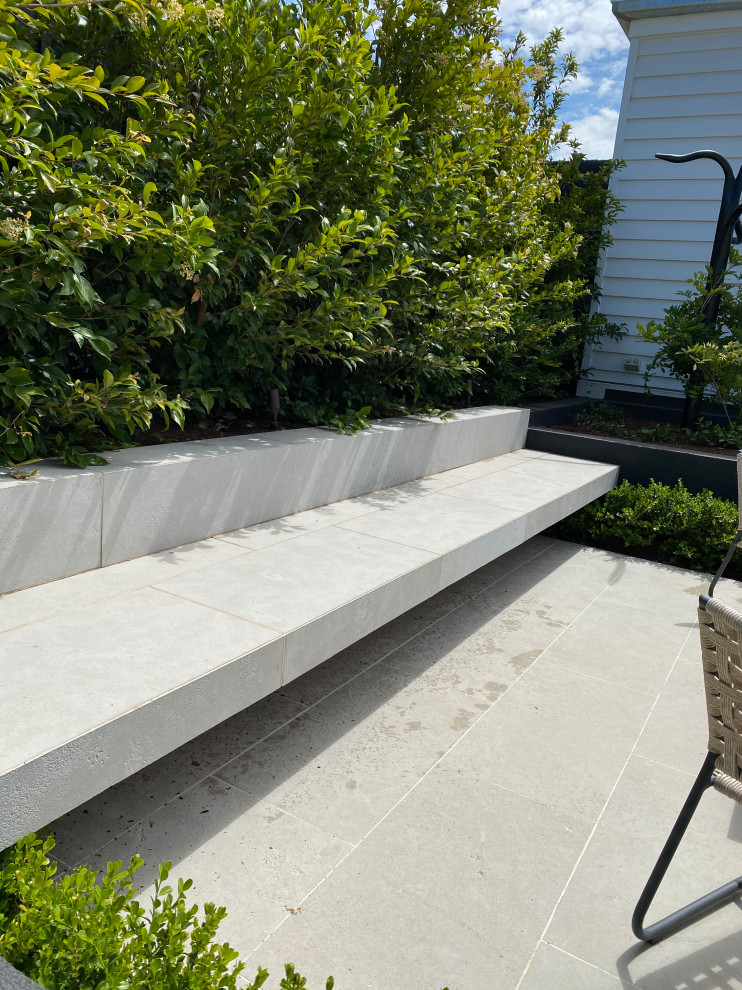 Floating bench seat Traditional Landscape Geelong by InStyle