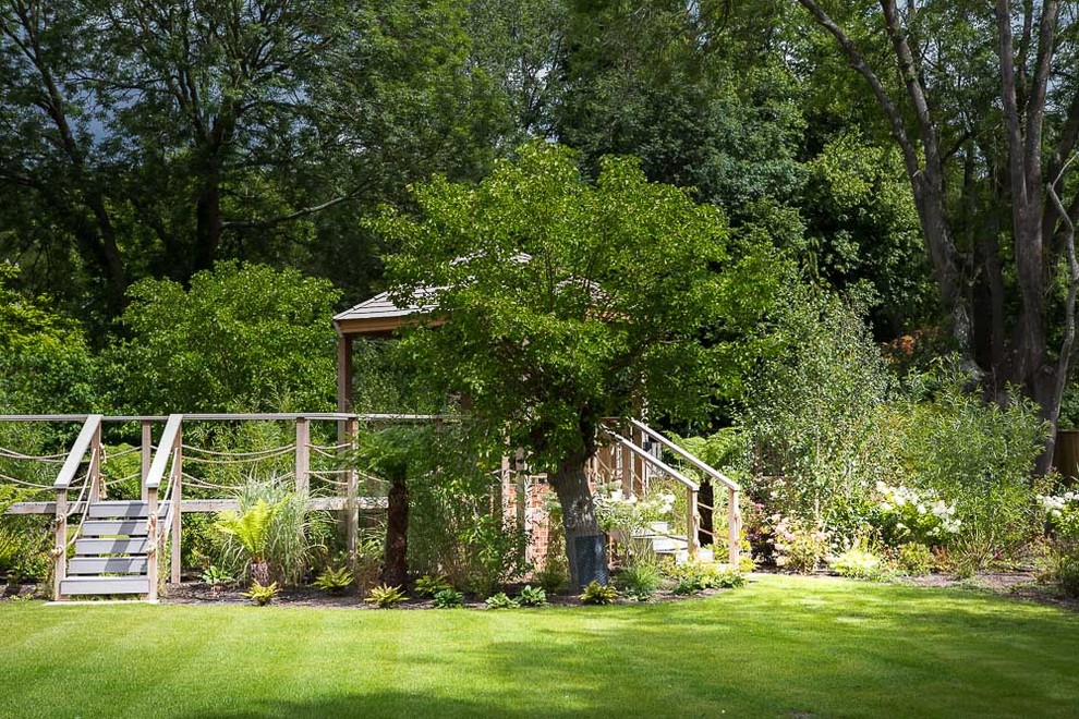 Contemporary garden in Buckinghamshire.