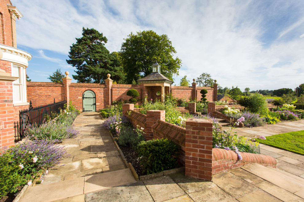 Klassischer Garten in Cheshire