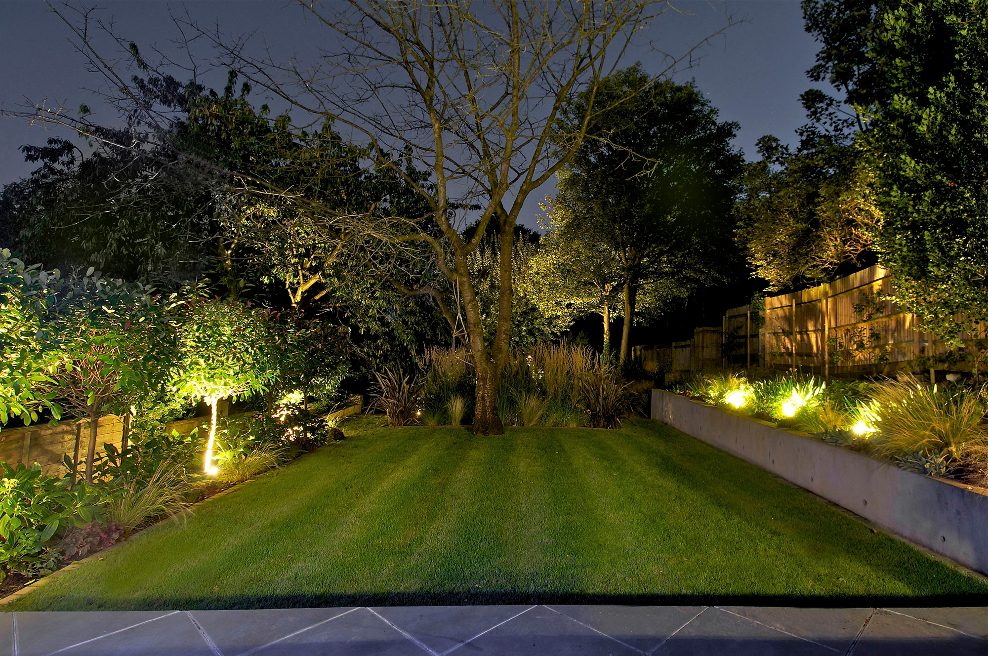 10 Stylish Ways To Light Your Garden Houzz Uk