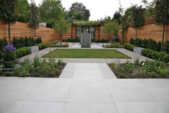 Cette image montre un jardin design.