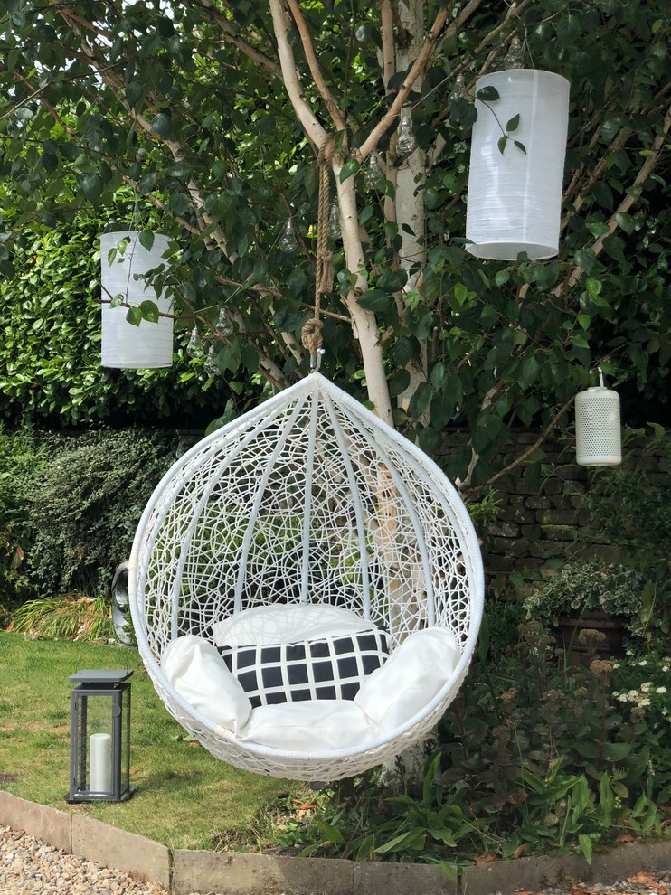 Foto di un giardino formale minimalista dietro casa