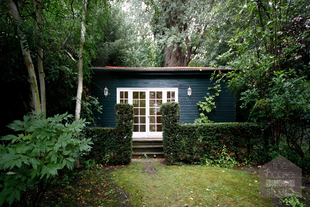 Foto di un giardino eclettico esposto a mezz'ombra di medie dimensioni e dietro casa