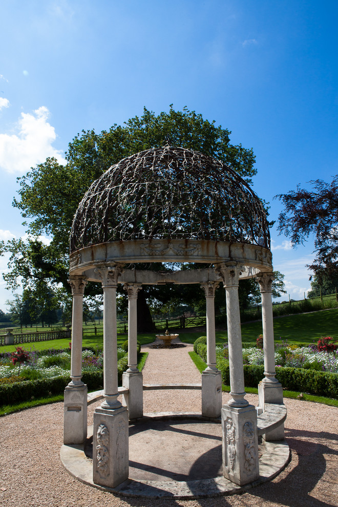 Photo of a classic garden in Buckinghamshire.
