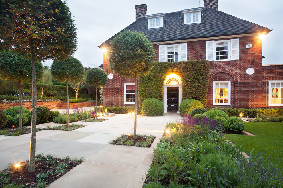 This is an example of a traditional formal full sun garden in London.