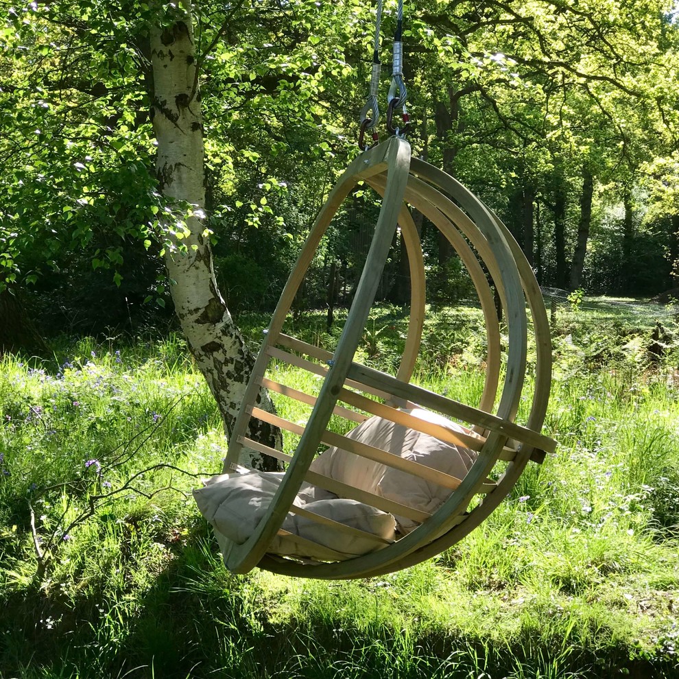 Contemporary garden in Surrey.