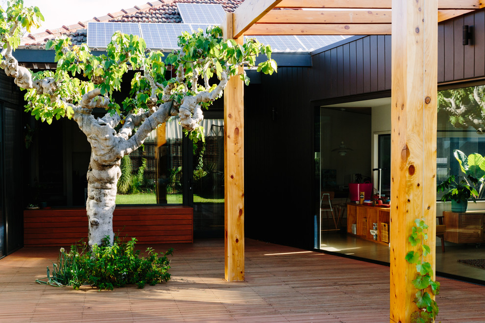 Jacks deck and pergola Contemporary Landscape Melbourne by Nick