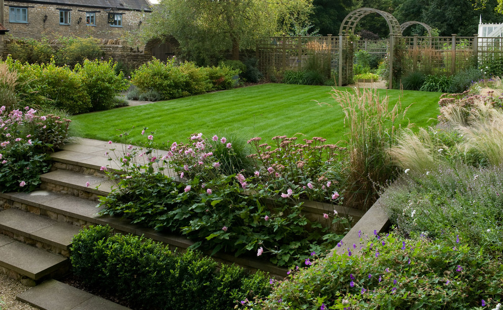 Inspiration for a classic garden in Sussex.