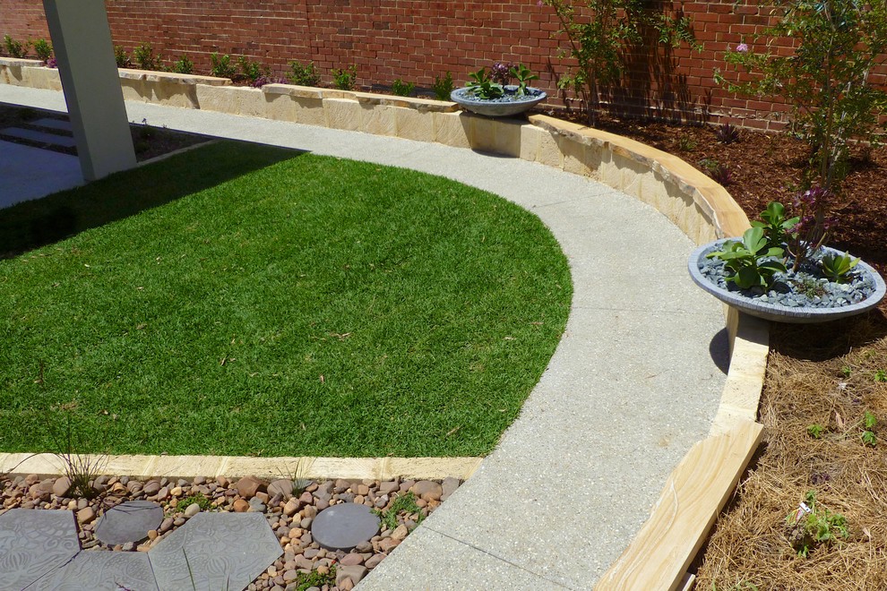 Landscaping perth Vicki's house Contemporary Landscape Perth by